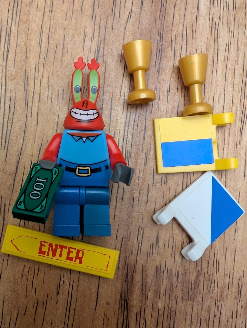 RARE Vintage 2009 Lego Minifigures Mr. Krabs BOB023